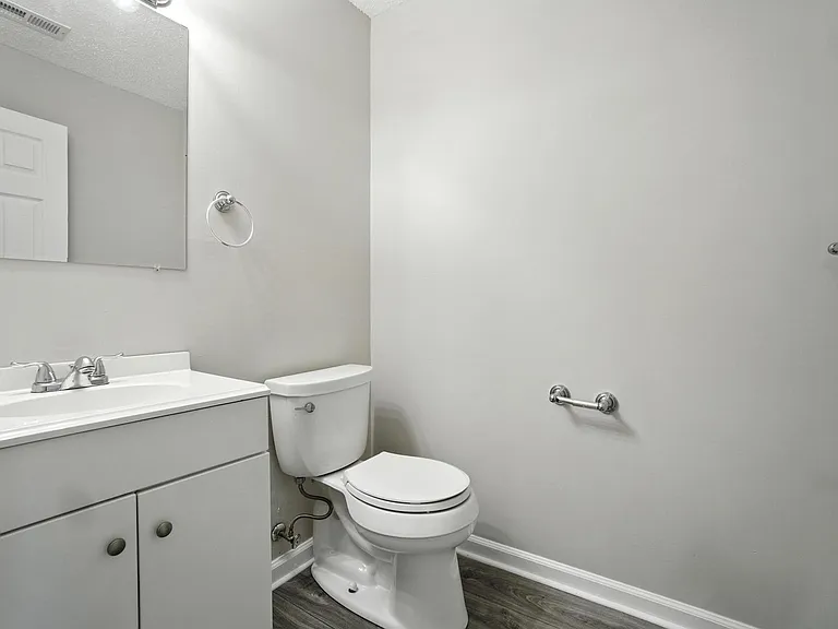 3 Lincoln St — Photo 17