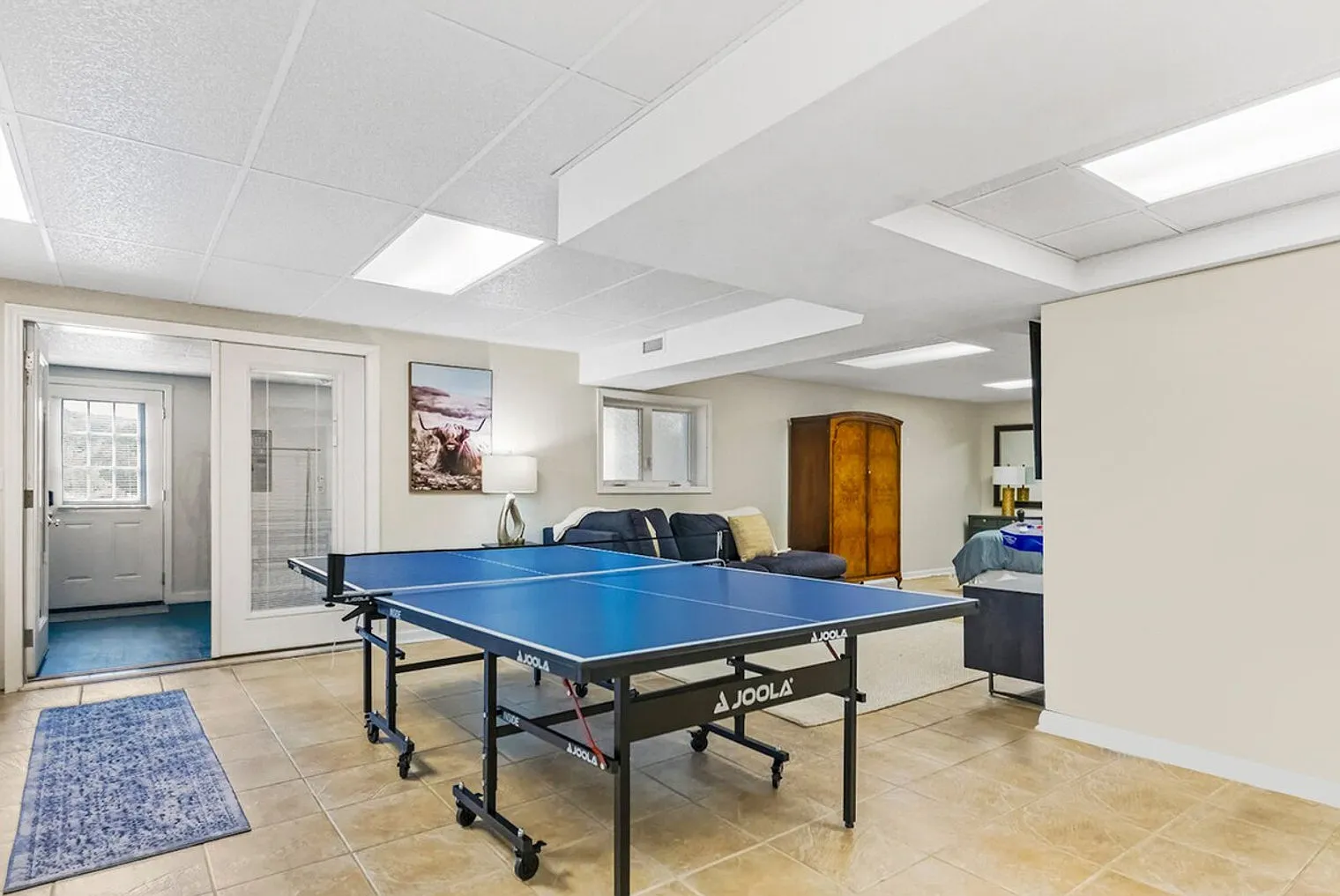 7 bed, 4.0 bath, 4499 sqft, $35,917 — Photo 3