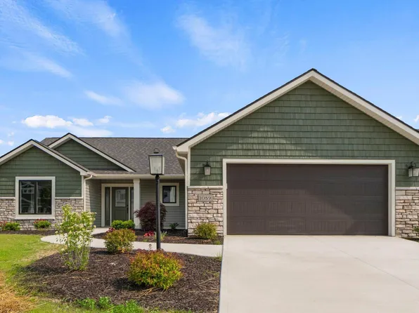 1089 Mosaic St, Huntertown, IN 46748