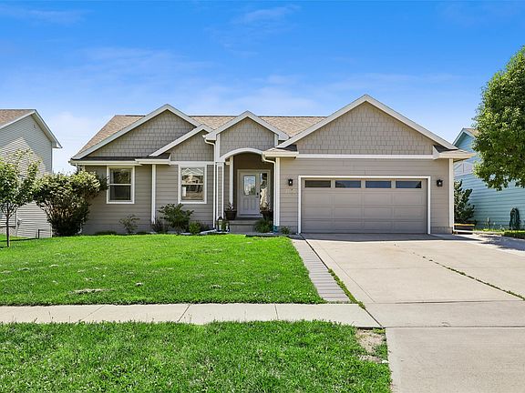 2nd image of 3020 SW Butternut Dr