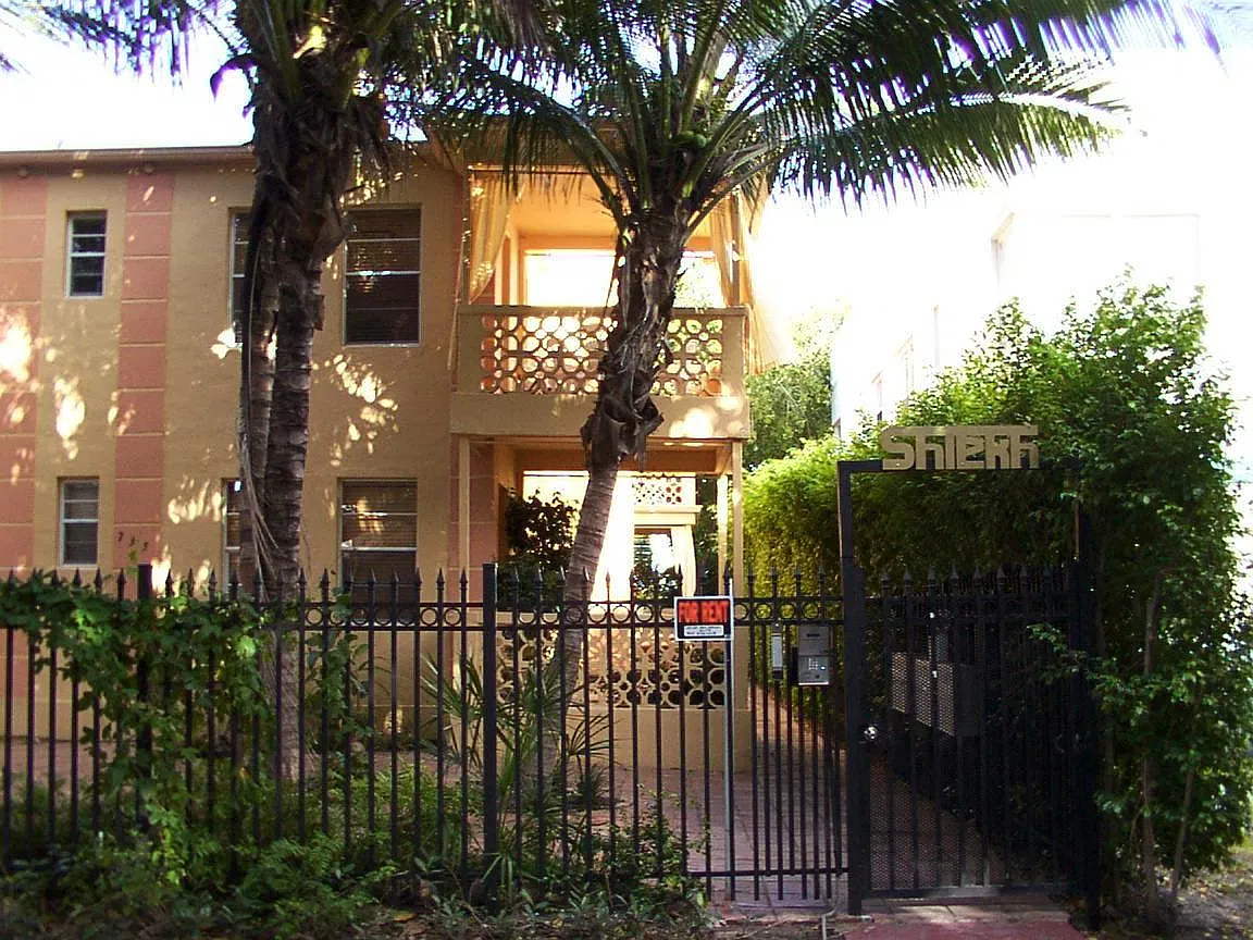 2 bed, 1000 sqft, $2,995 — Photo 2