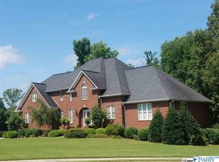 1935 Red Oak Ln NE, Arab, AL 35016