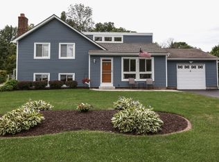 5 Donlin Dr, Rochester, NY 14624