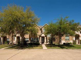 9202 Sunlight Oak Ln, Houston, TX 77070