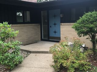 312 Cherokee Trl, Benton Harbor, MI 49022