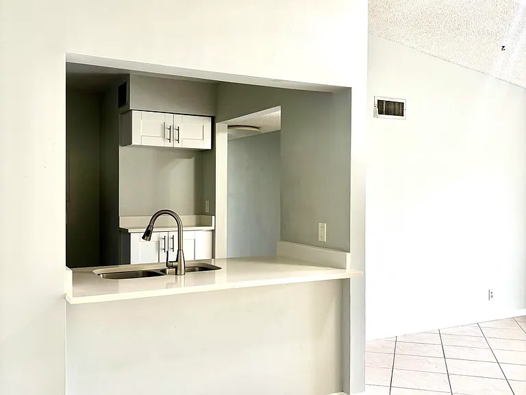 201 Foxtail Dr #H3 — Photo 7