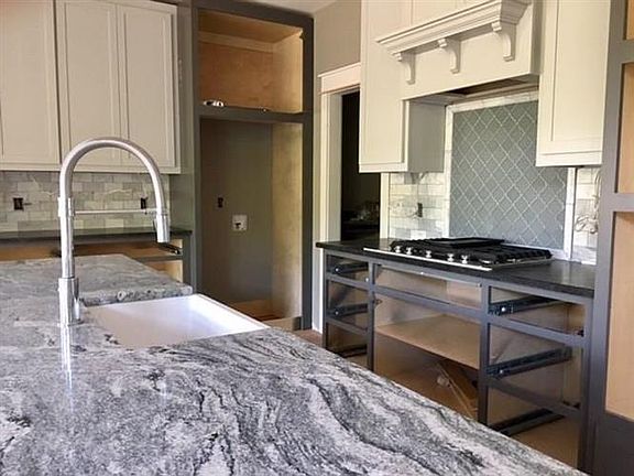 3rd image of 55 Bear Ln