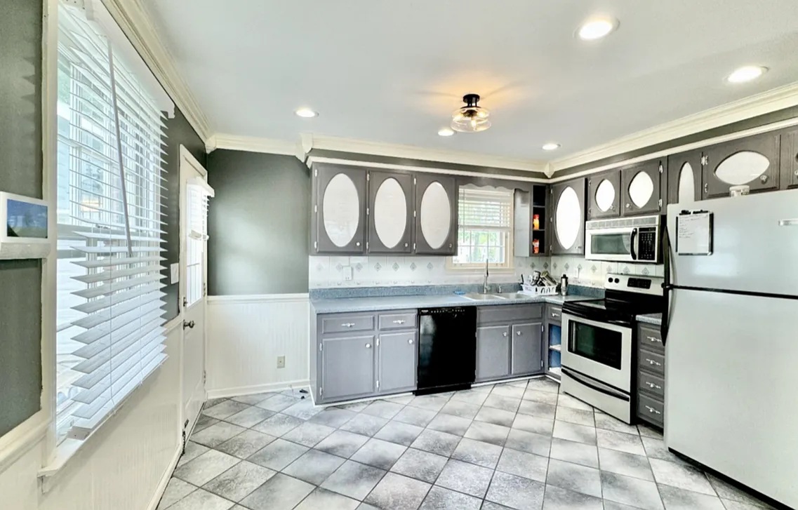 2 bed, 1.0 bath, 1000 sqft, $1,700 — Photo 4