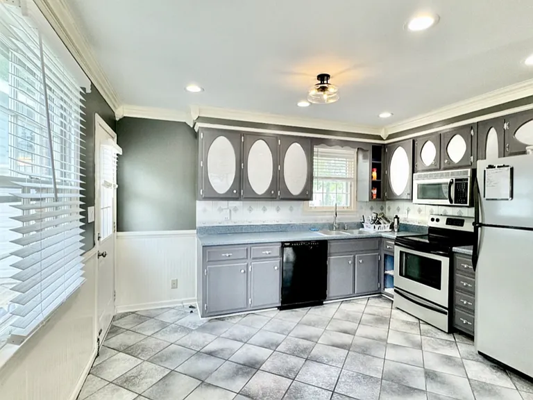3103 Spring Creek Ct — Photo 4