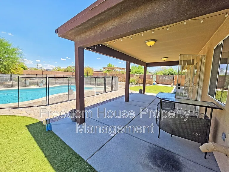 111 Mondale Ct — Photo 51