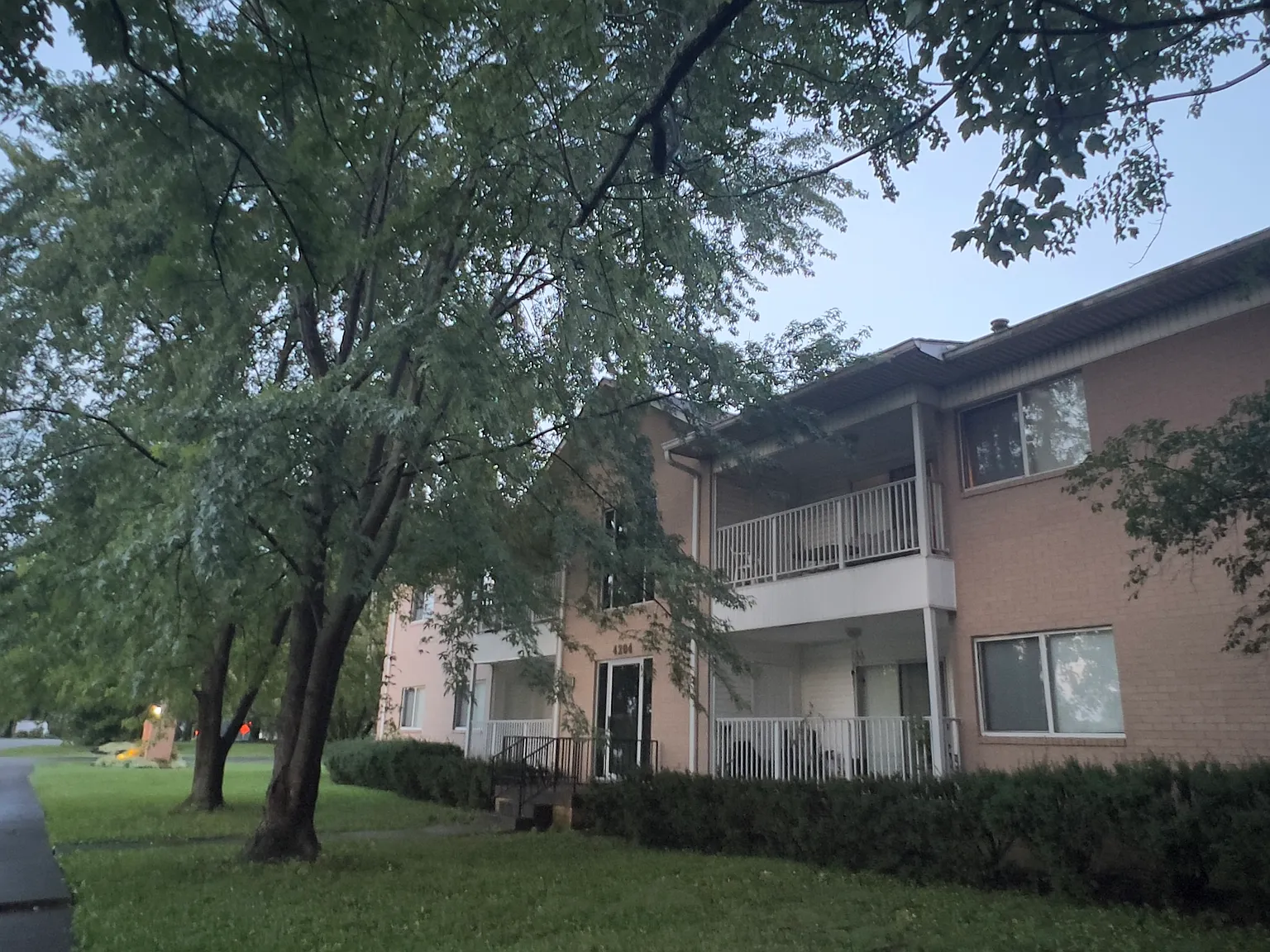 2 bed, 1250 sqft, $1,450 — Photo 1