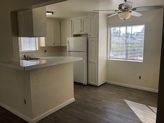 3rd image of 4670 Kensington Dr #4672-A