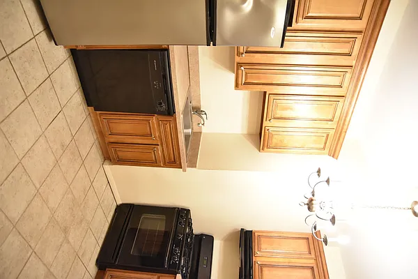 Rented by Giaps Realty Group LLC | media 6