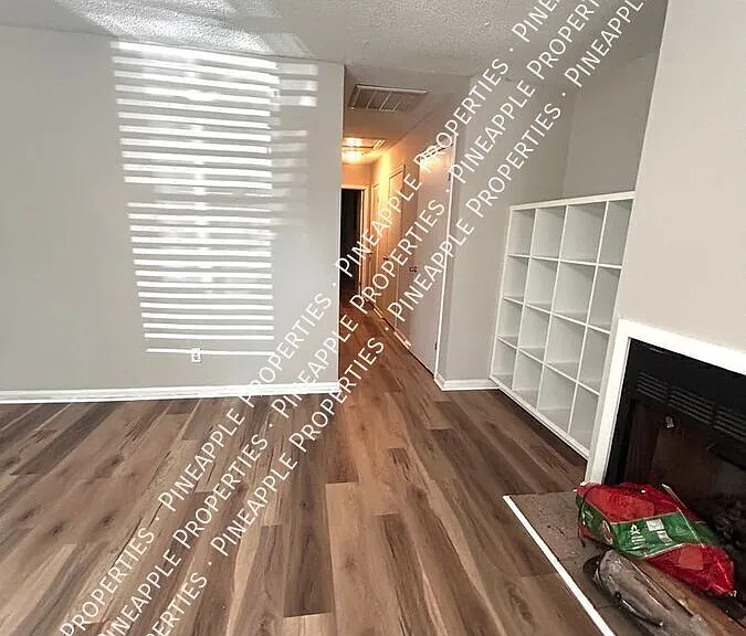 228 Miami St #A — Photo 4