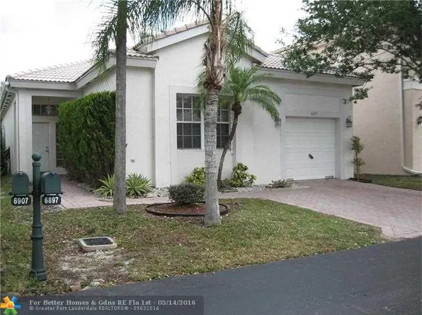 6897 NW 32nd St, Margate, FL 33063