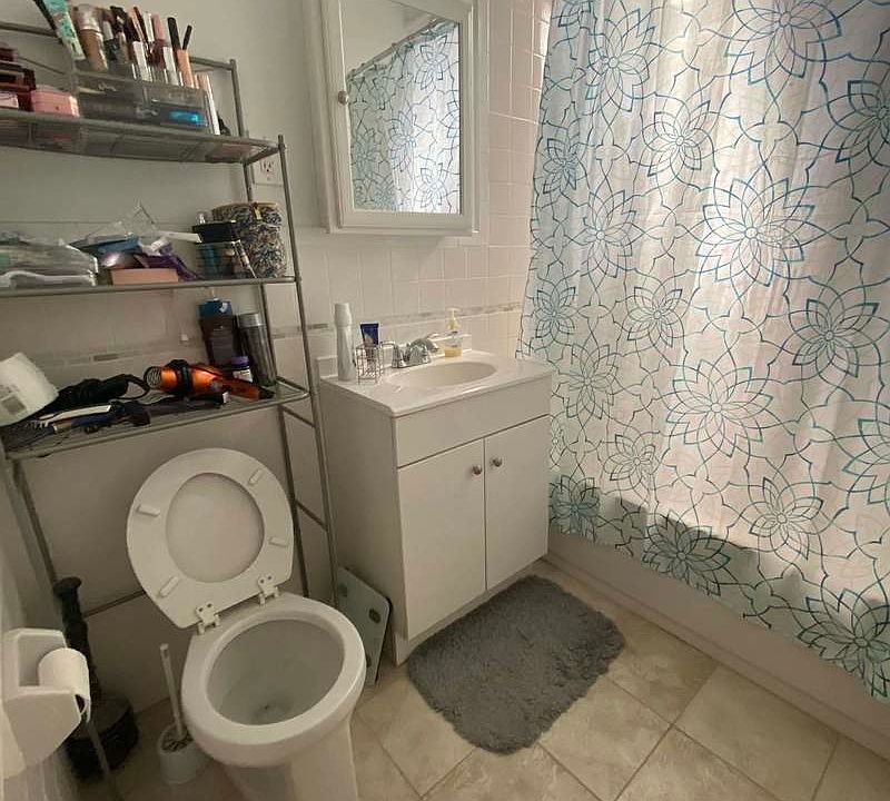 2nd image of 30-95 30th St #B1