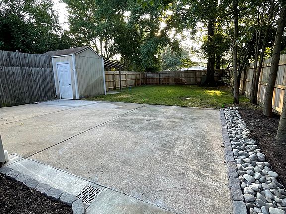 3rd image of 206 N Palm Ave #1