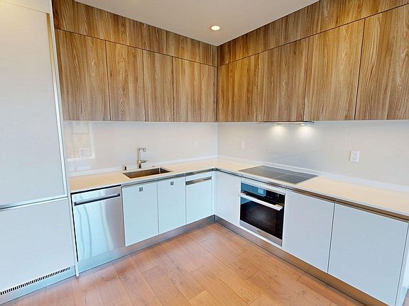2nd image of 1463 Lombard St APT 405