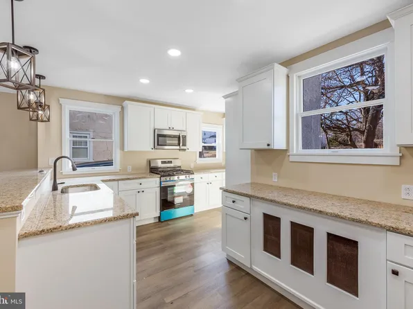 128 N Church Ave, Clifton Heights, PA 19018