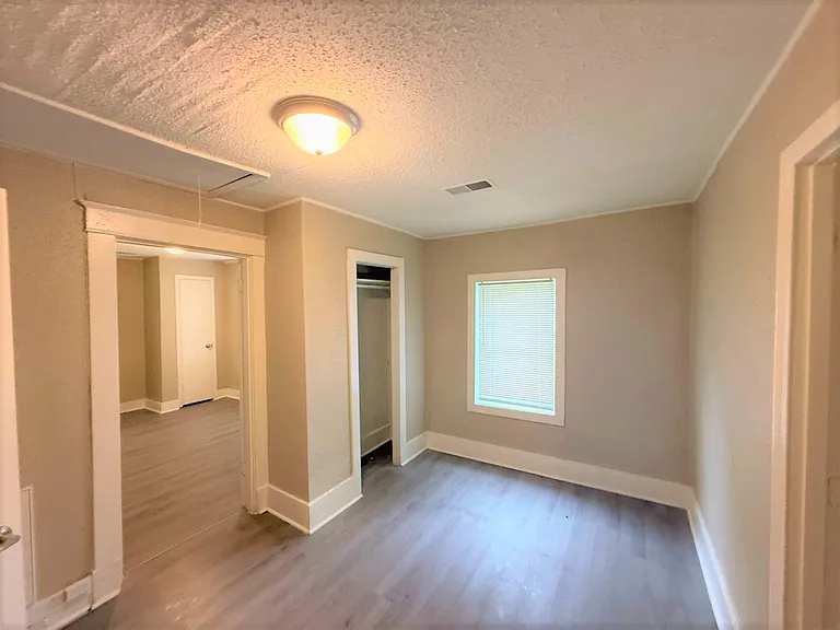 2673 Midland Ave — Photo 9