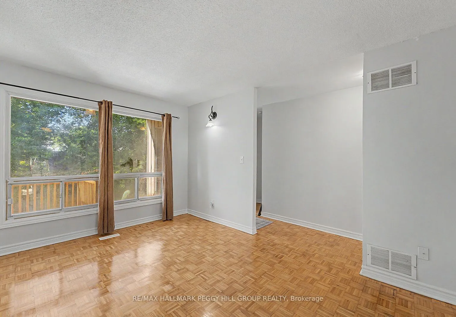 5 bed, $2,350 — Photo 2