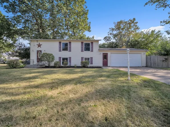 716 Regina Dr, Vermilion, OH 44089