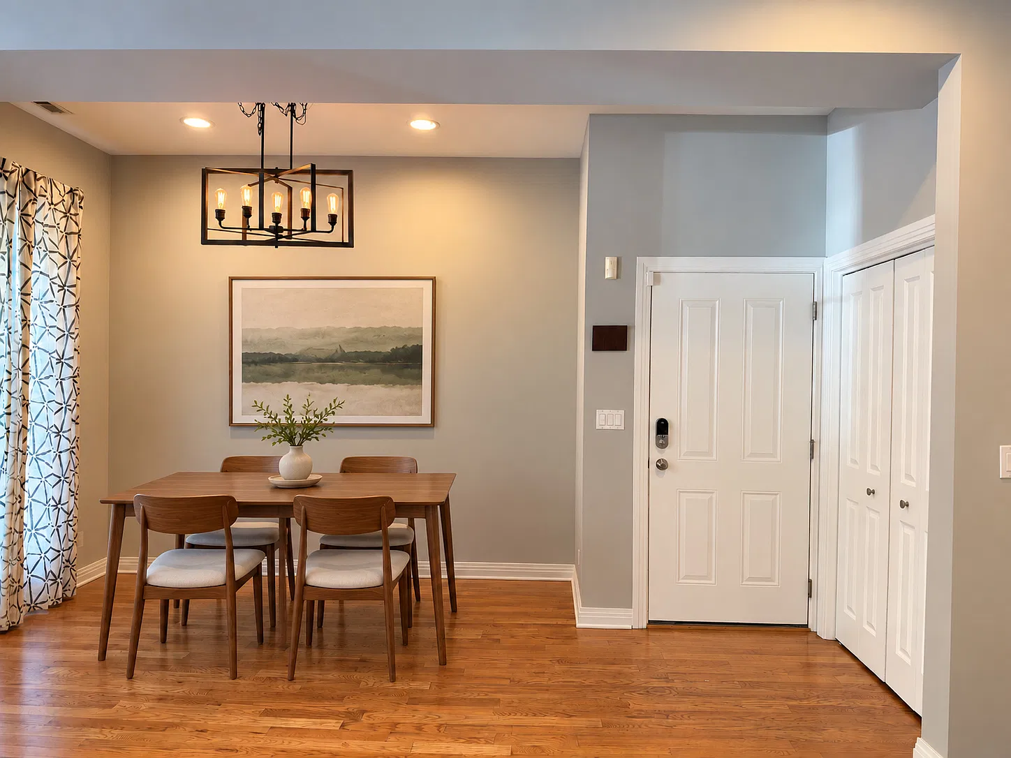 2 bed, 1100 sqft, $3,600 — Photo 4