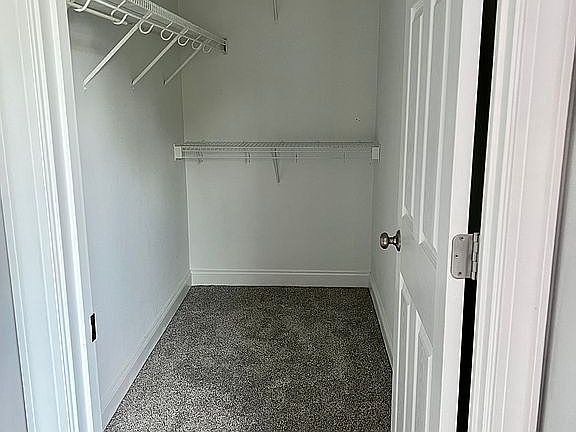 Bedroom walk-in