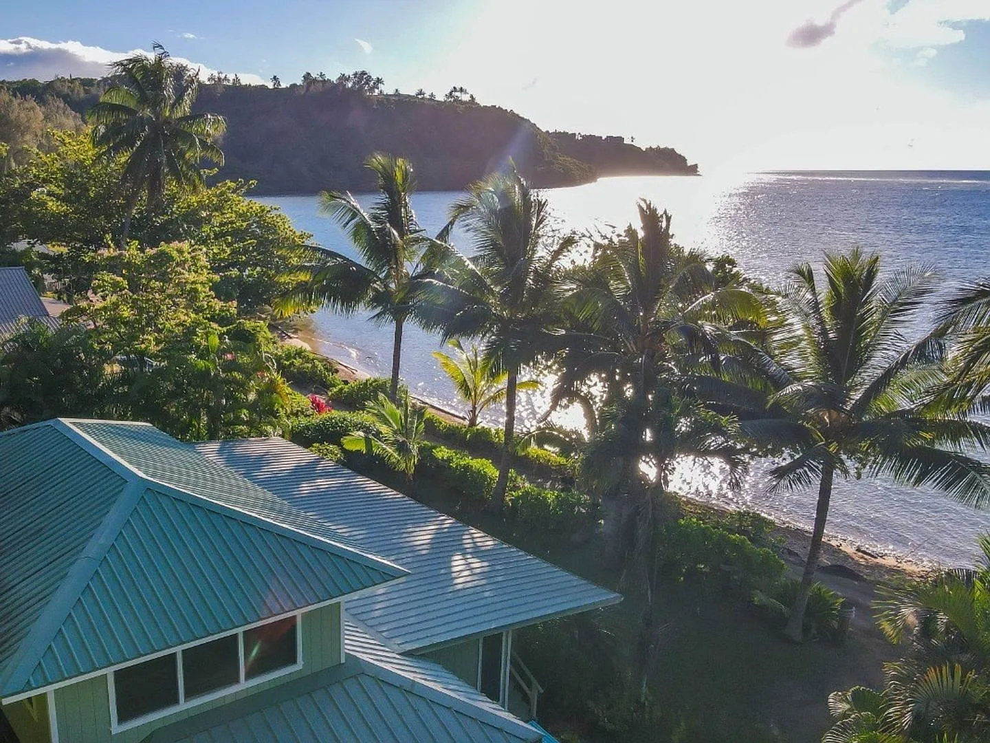Furnished Anini Beach Front House 2 Bedrooms + Loft — Photo 2