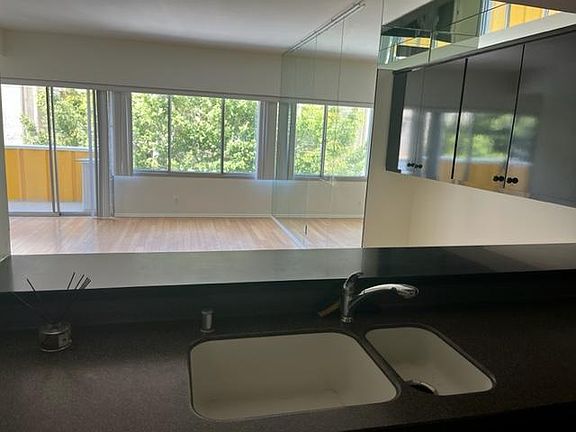 4th image of 7135 Hollywood Blvd APT 303