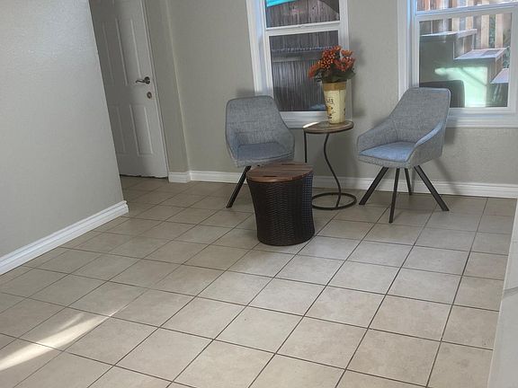 4th image of 10045 Saloma Ave