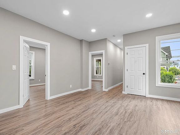 3rd image of 151 Shelton St #1