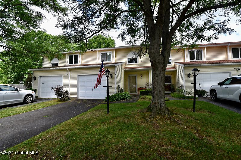 2nd image of 5 Alydar Court