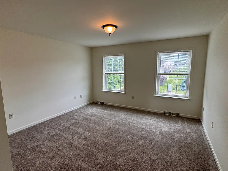 250 Limestone Dr — Photo 16