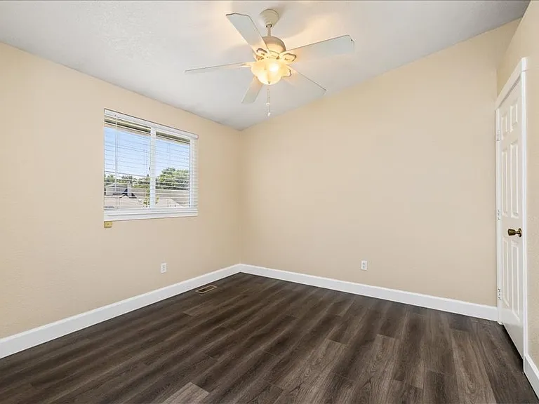 1316 S Manitou Ave — Photo 15