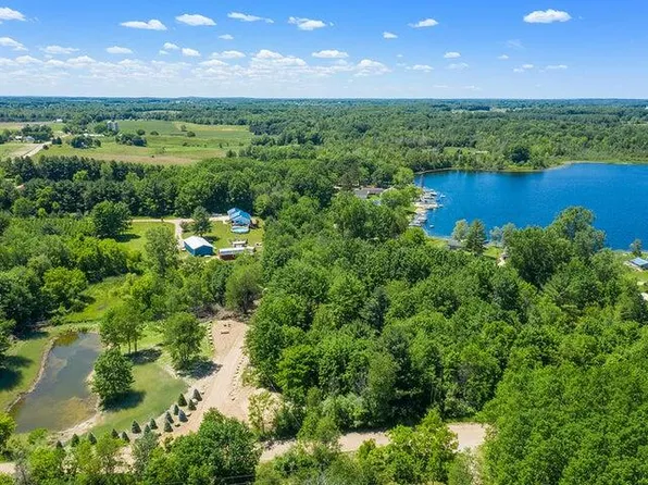 7595 Hillman Rd, Six Lakes, MI 48886
