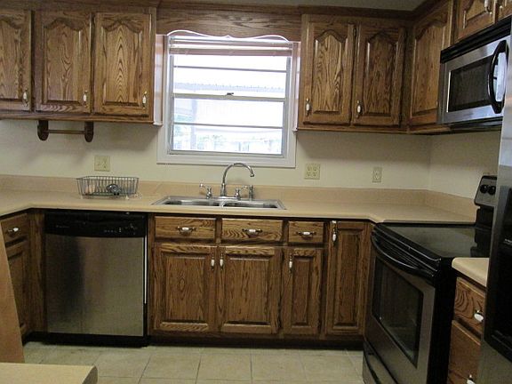 3rd image of 2717 Lynwood St