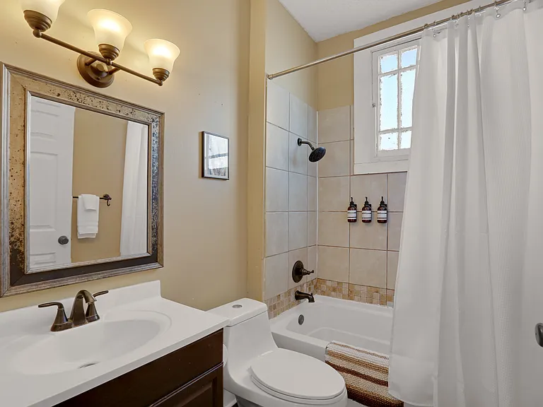 1630 Saint Roch Ave #A — Photo 8