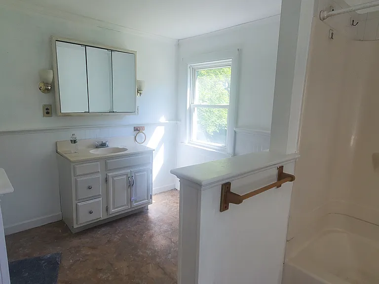 172 W Main St — Photo 9