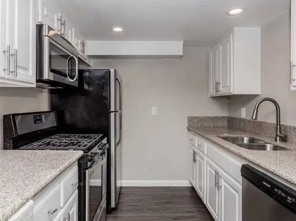 Villa Rivera Apartments