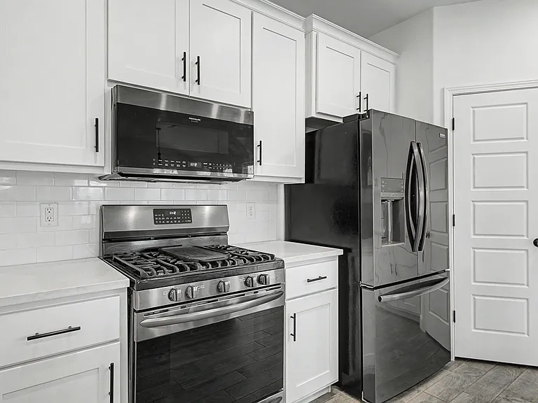 5377 Clear Springs Ave — Photo 2