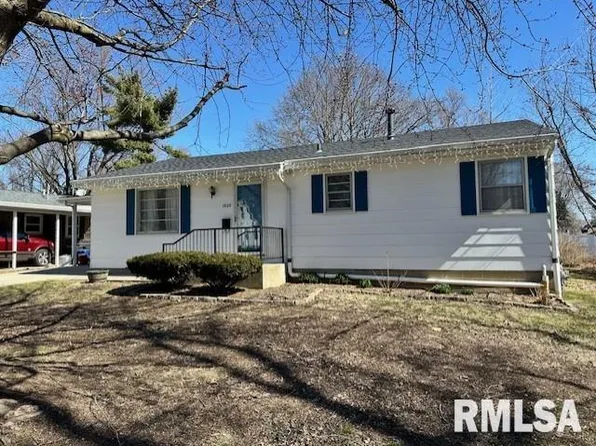 1620 S Clay Ave, Jacksonville, IL 62650