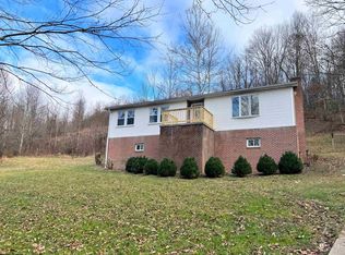 692 Barcus Rd, Grafton, WV 26354