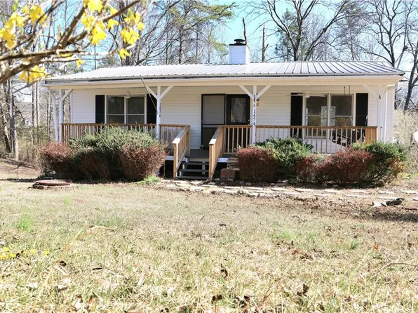 1474 Davis Rd W, Fairmount, GA 30139