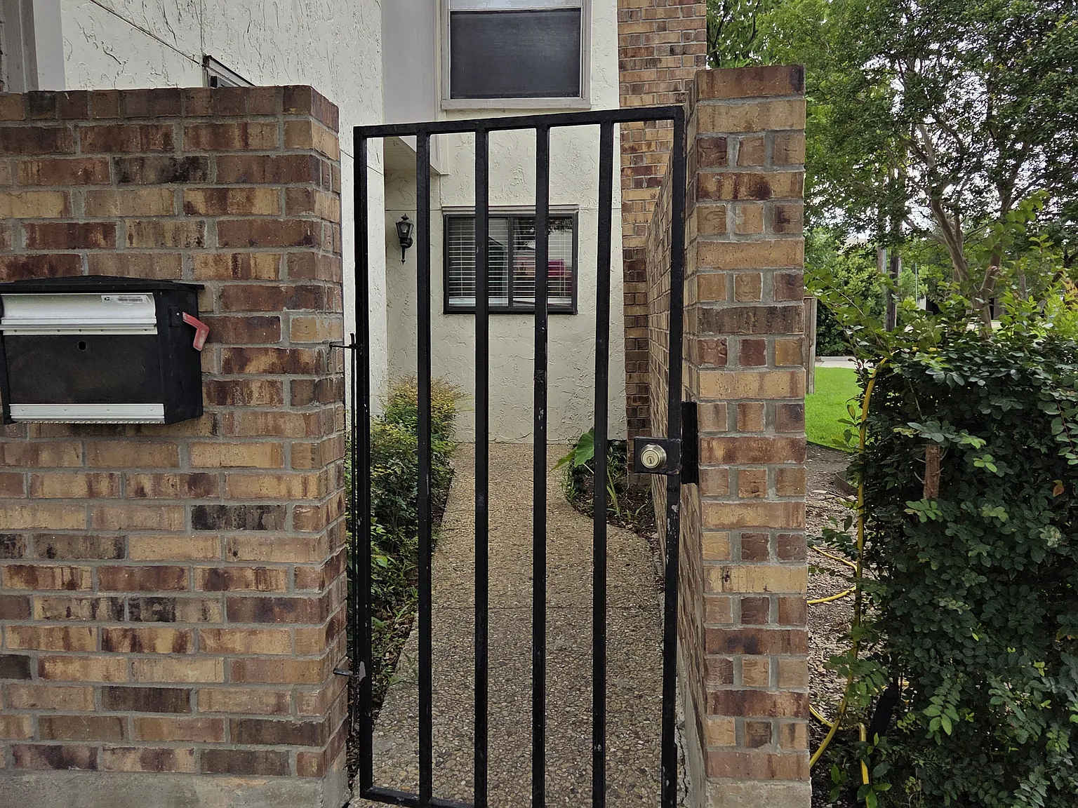 9002 Emberglow Ln — Photo 1