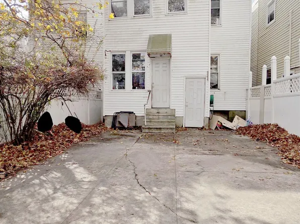 164 Bayview Avenue image 25 of 26