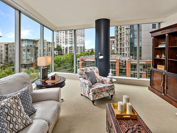 4th image of 10610 NE 9th Pl Unit 707