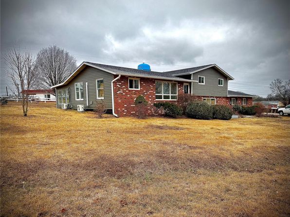801 S Grant St, Desloge, MO 63601