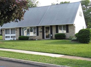 99 Quaker Hill Rd, Levittown, PA 19057
