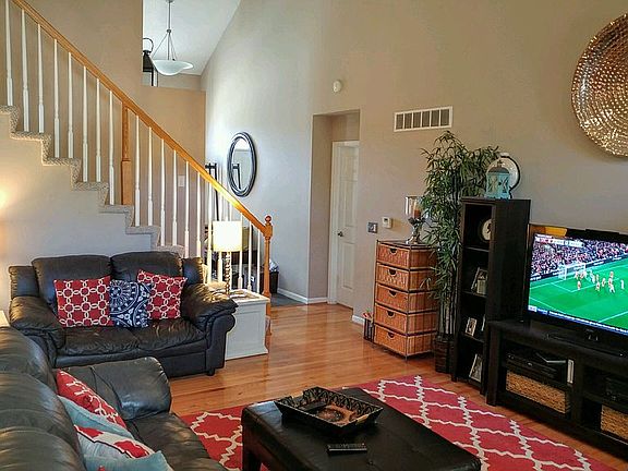 4th image of 165 Liza Ln